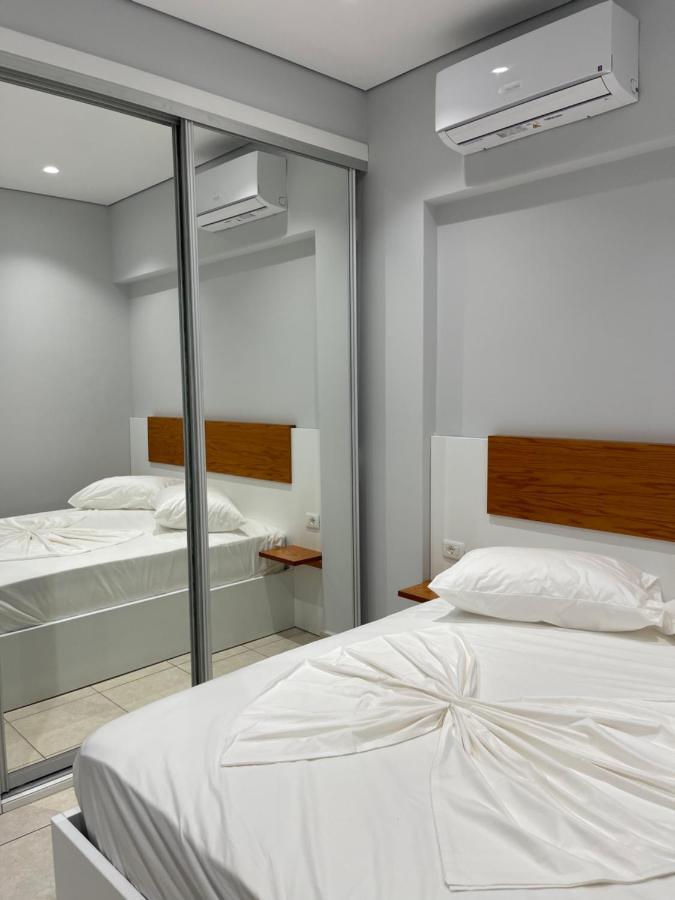 Emerald Inn Apartments Орикум Экстерьер фото